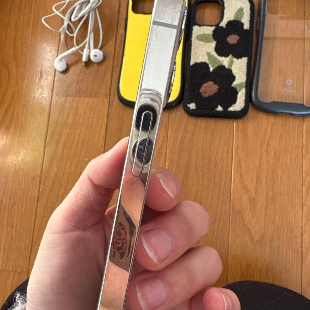 iPhone12pro スマホ　家電　iFace イヤホン　AirTag