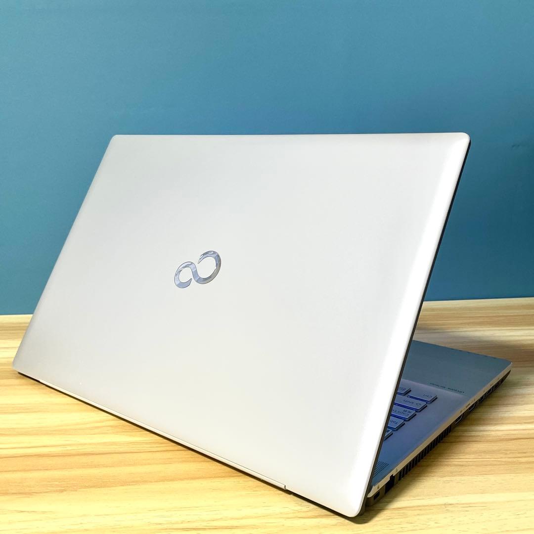 富士通 LIFEBOOK NH/Ryzen7/16GB/NVMeSSD512GB