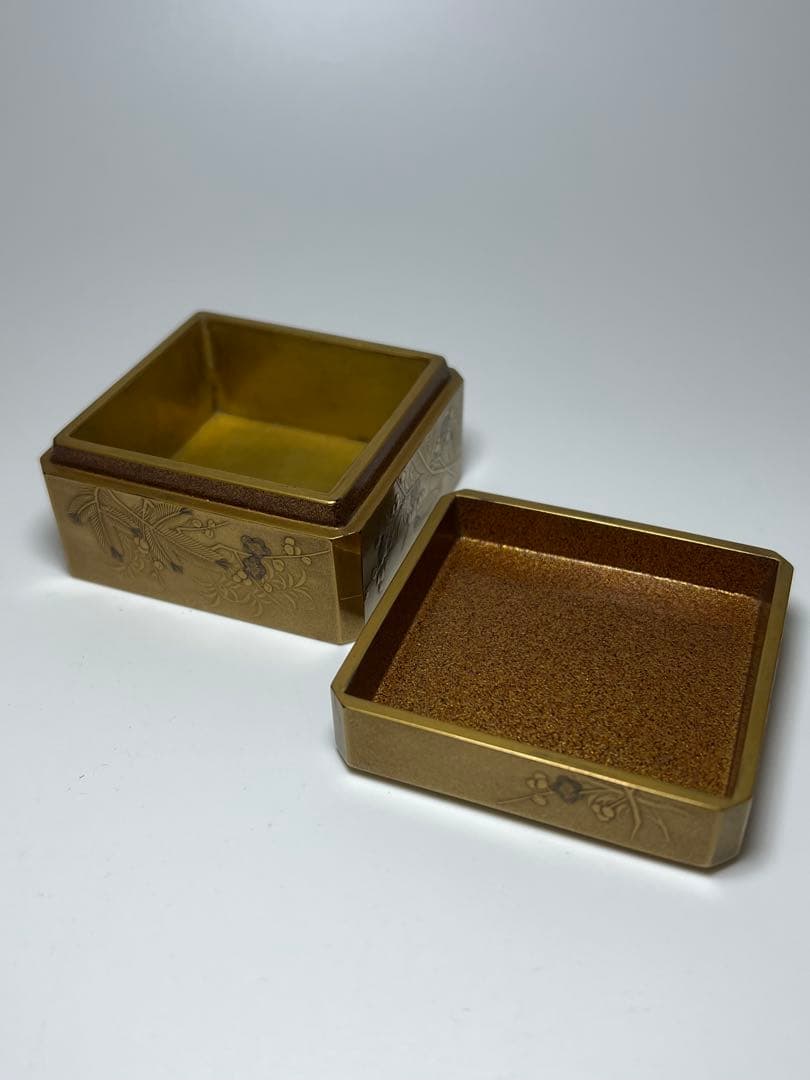 香道具 時代蒔絵 金蒔絵花草風景図香合 金地内金梨地 箱付 明治時代蒔絵　古美術