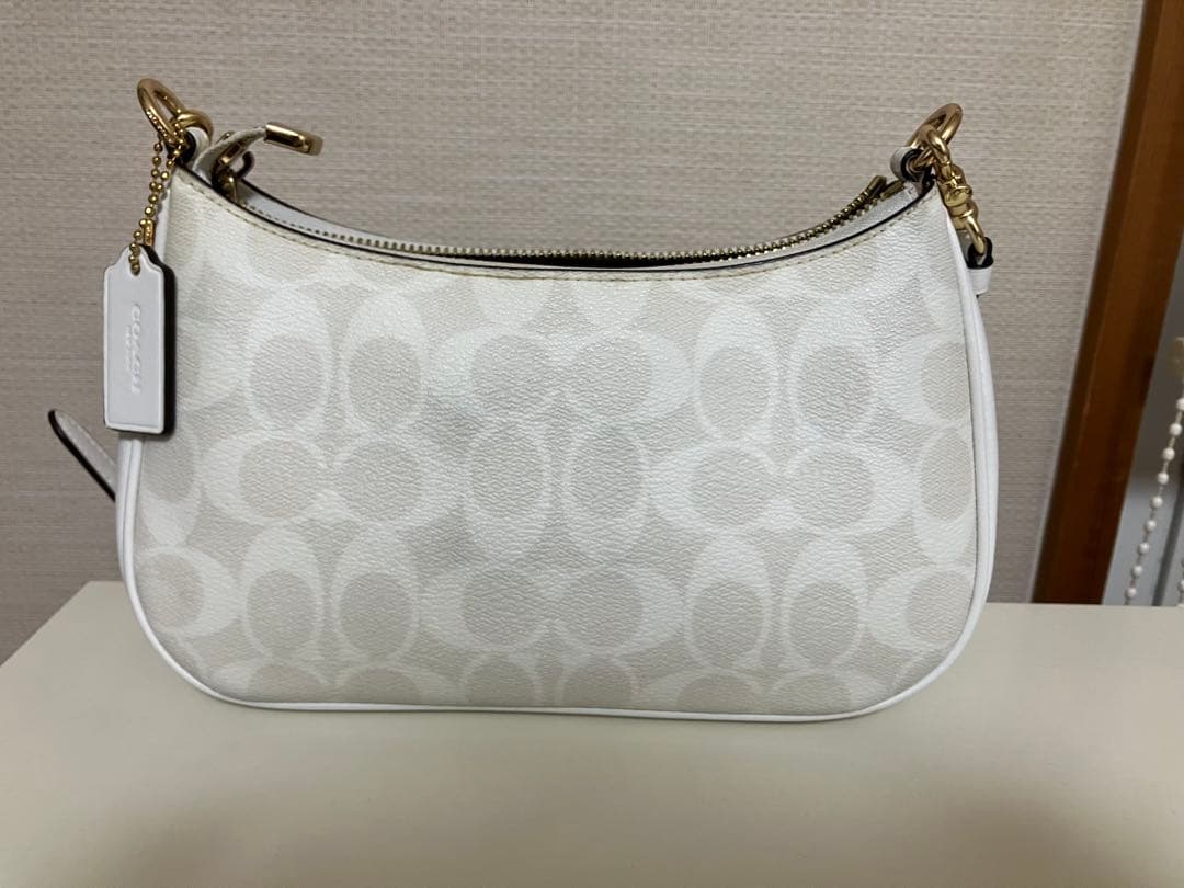 E*a様 COACH ショルダーバッグ