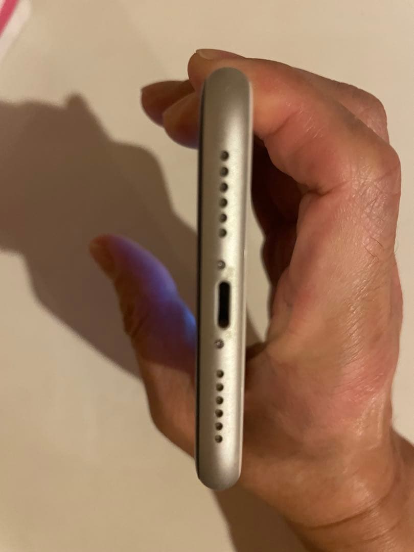 iPhone 11 ホワイト 64GB