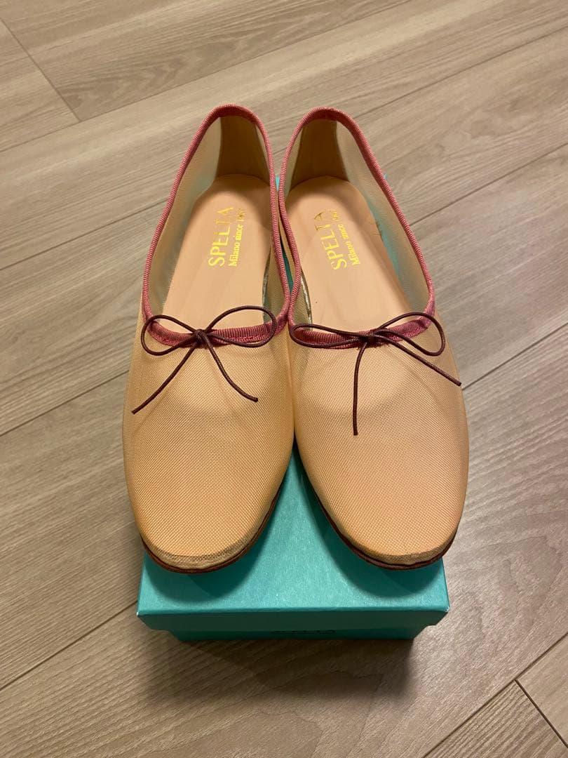 SPLETA リボン付きフラットシューズ ベージュ/ピンク