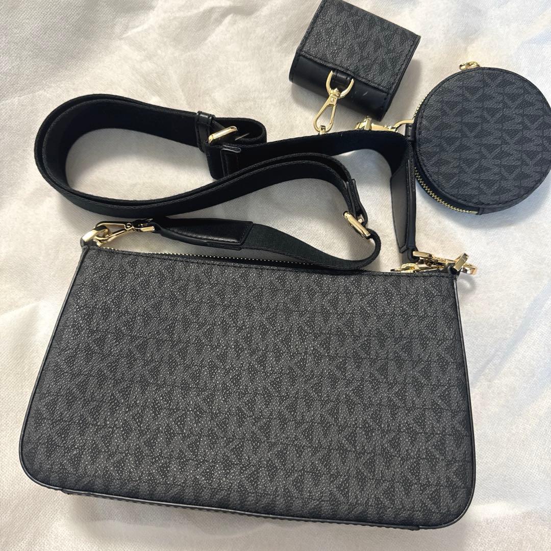 新品美品　マイケルコース ショルダーバッグ