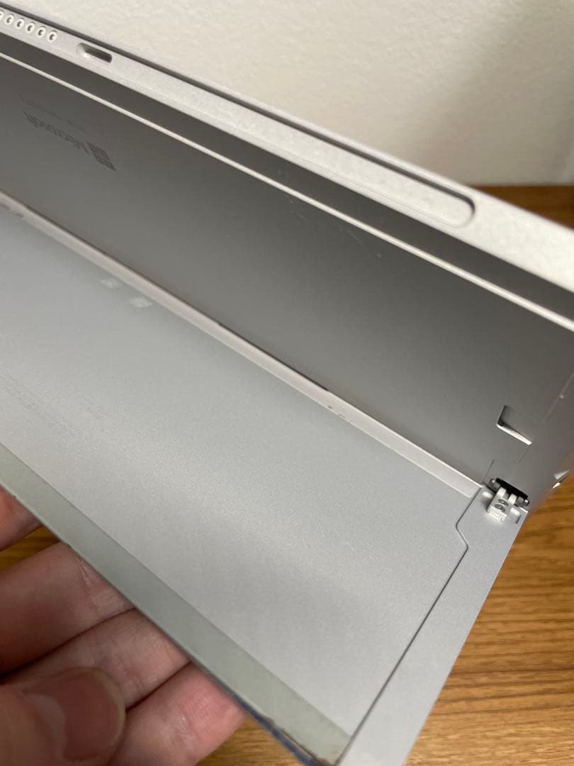 【箱付・美品】人気タブレットPC Microsoft Surface 3