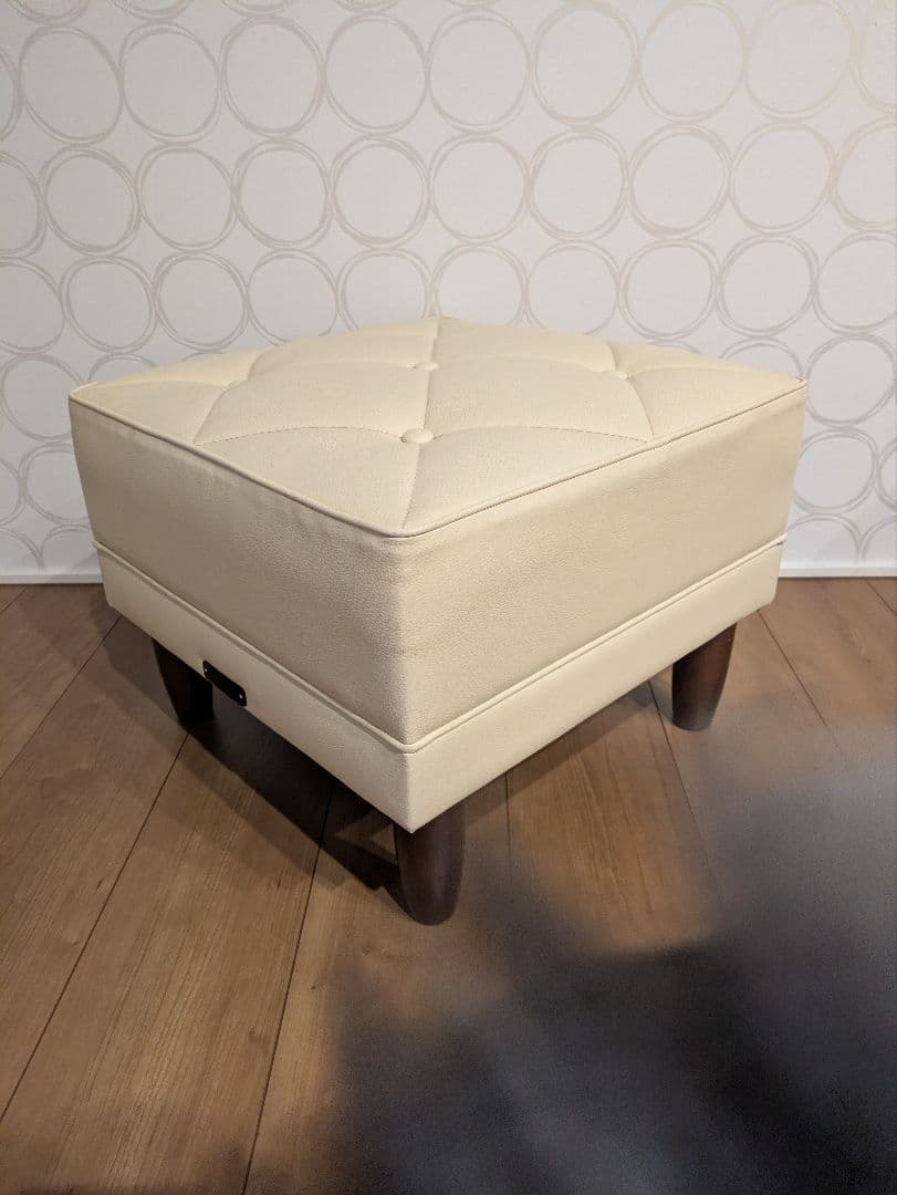 【カリモク60】 1人掛けソファ + オットマン セット Kチェア アイボリー