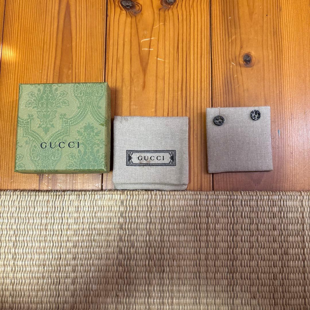 GUCCI ベージュ ピアス(両耳用)