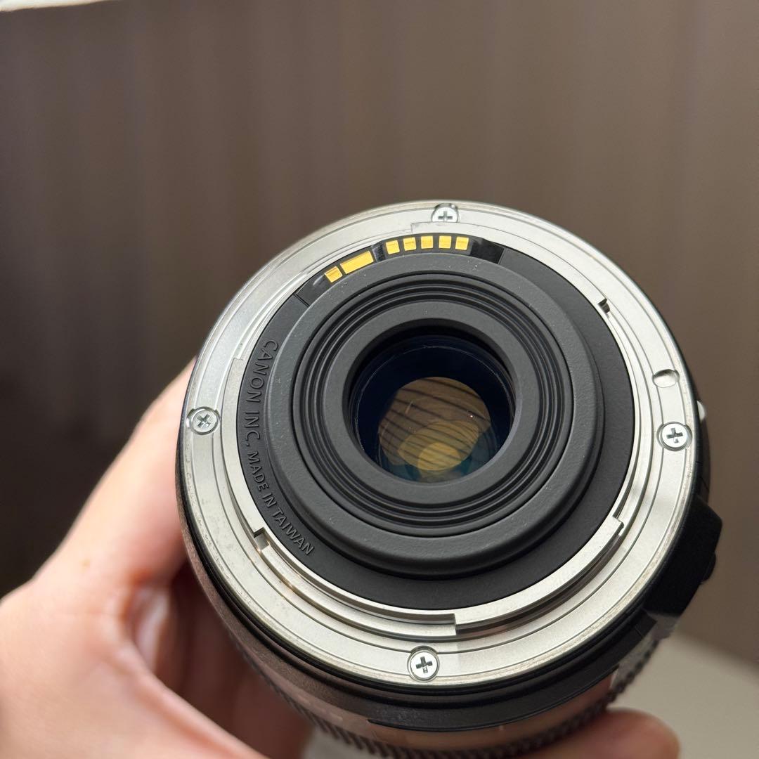 Canon EOS 70D デジタル一眼レフ 本体とレンズ付き