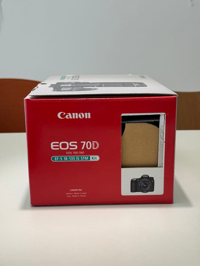 Canon EOS 70D デジタル一眼レフ 本体とレンズ付き