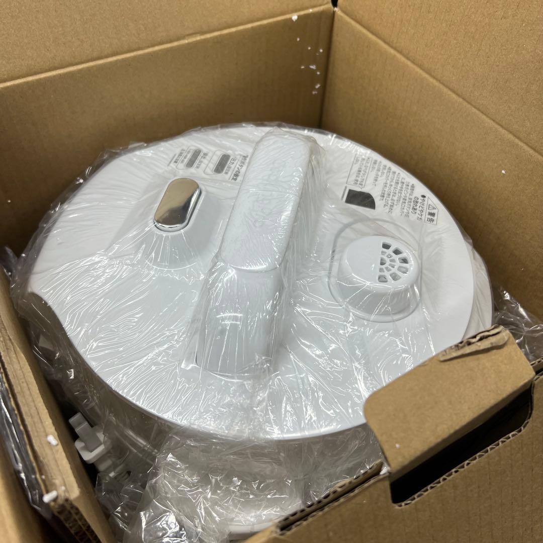 M5【未使用品】クッキングプロV3 圧力鍋　CKPV3WS1 ホワイト