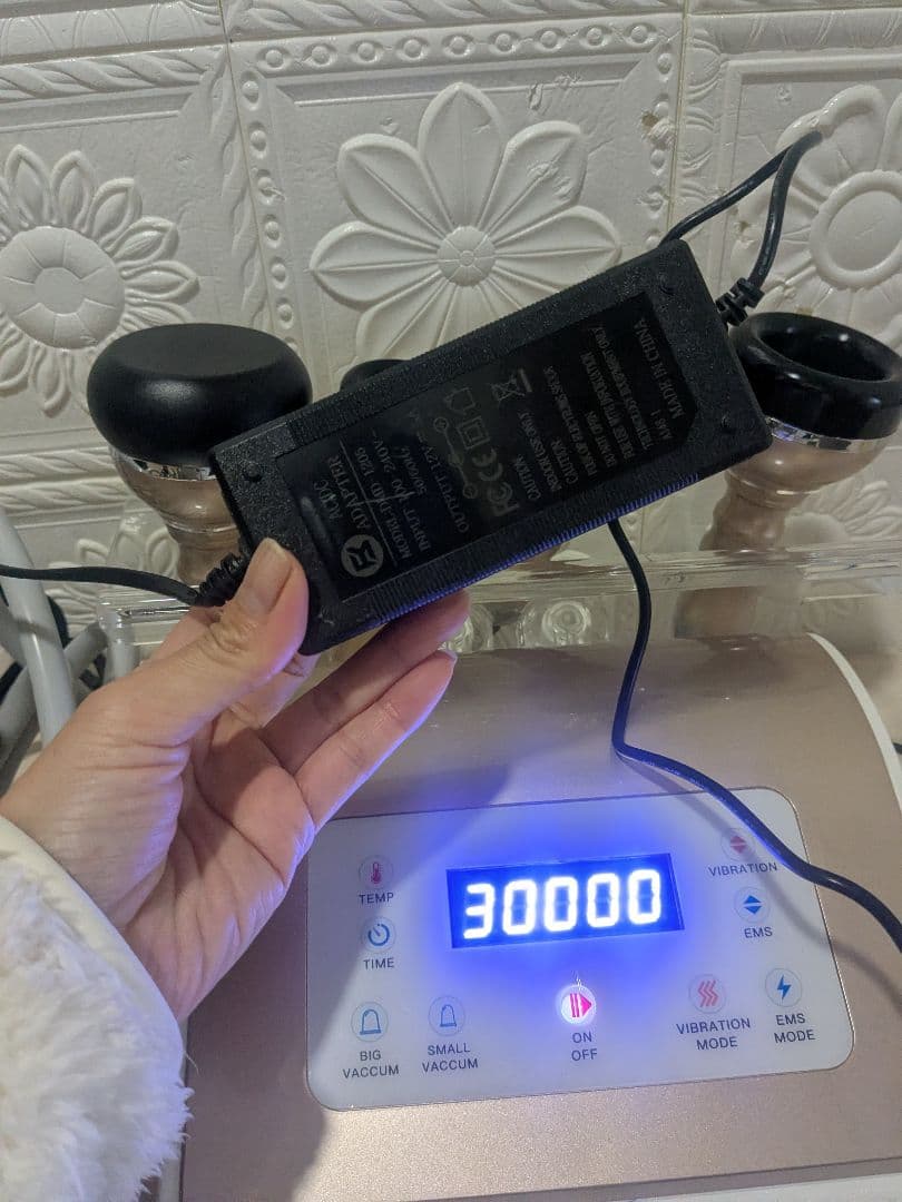 強力吸引　カッピング　　カッサ　筋膜リリース　セルライト　浮腫　肩こり　振動