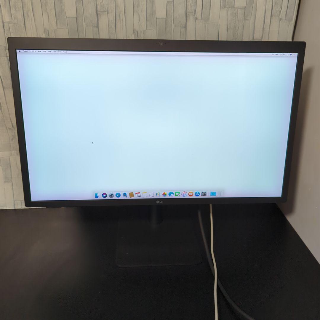 LG UltraFine 5K　MAC用モニター　27MD5KA