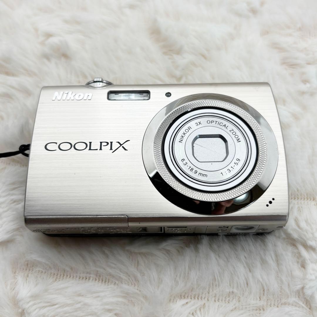 美品 Nikon COOLPIX S230 シルバー 訳あり