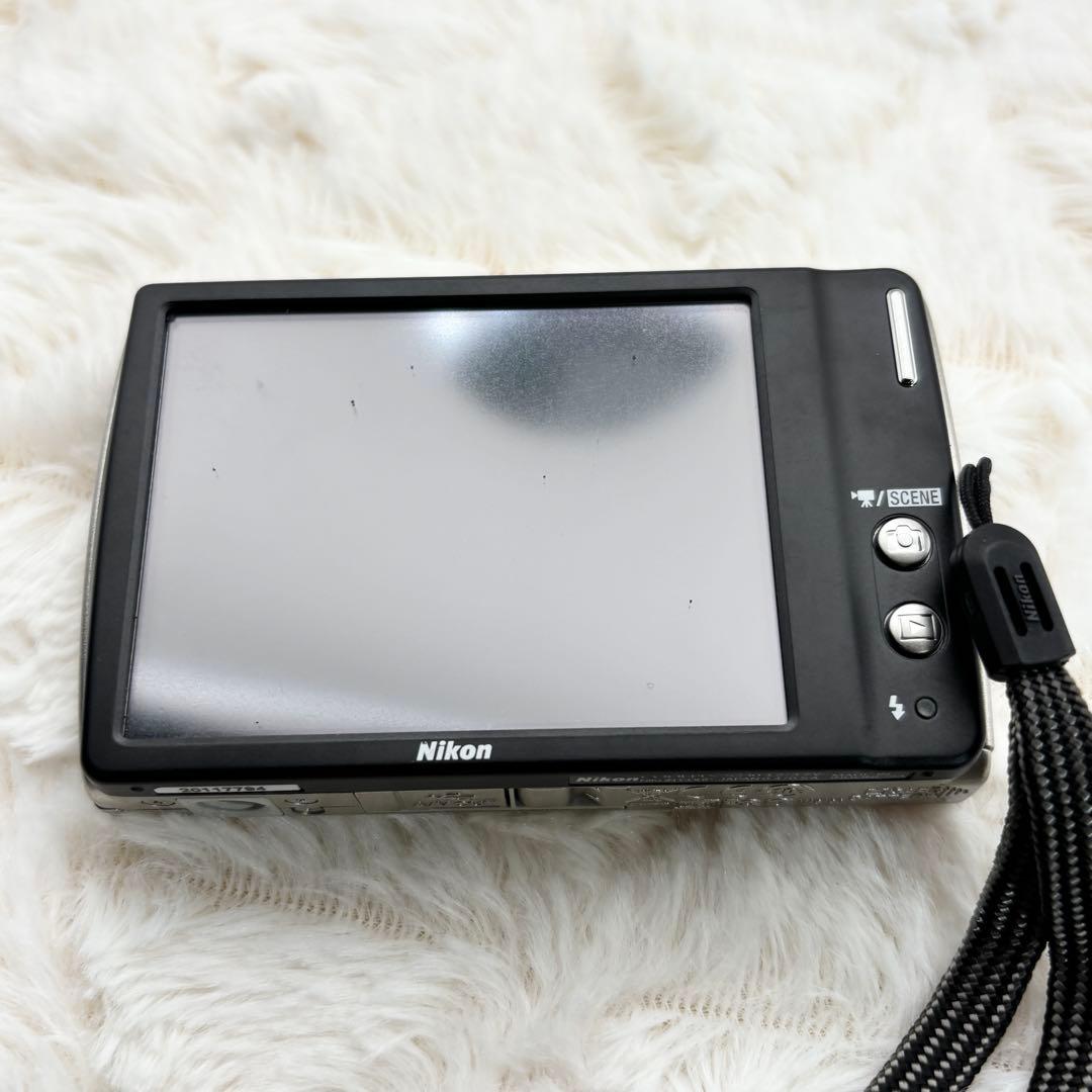 美品 Nikon COOLPIX S230 シルバー 訳あり