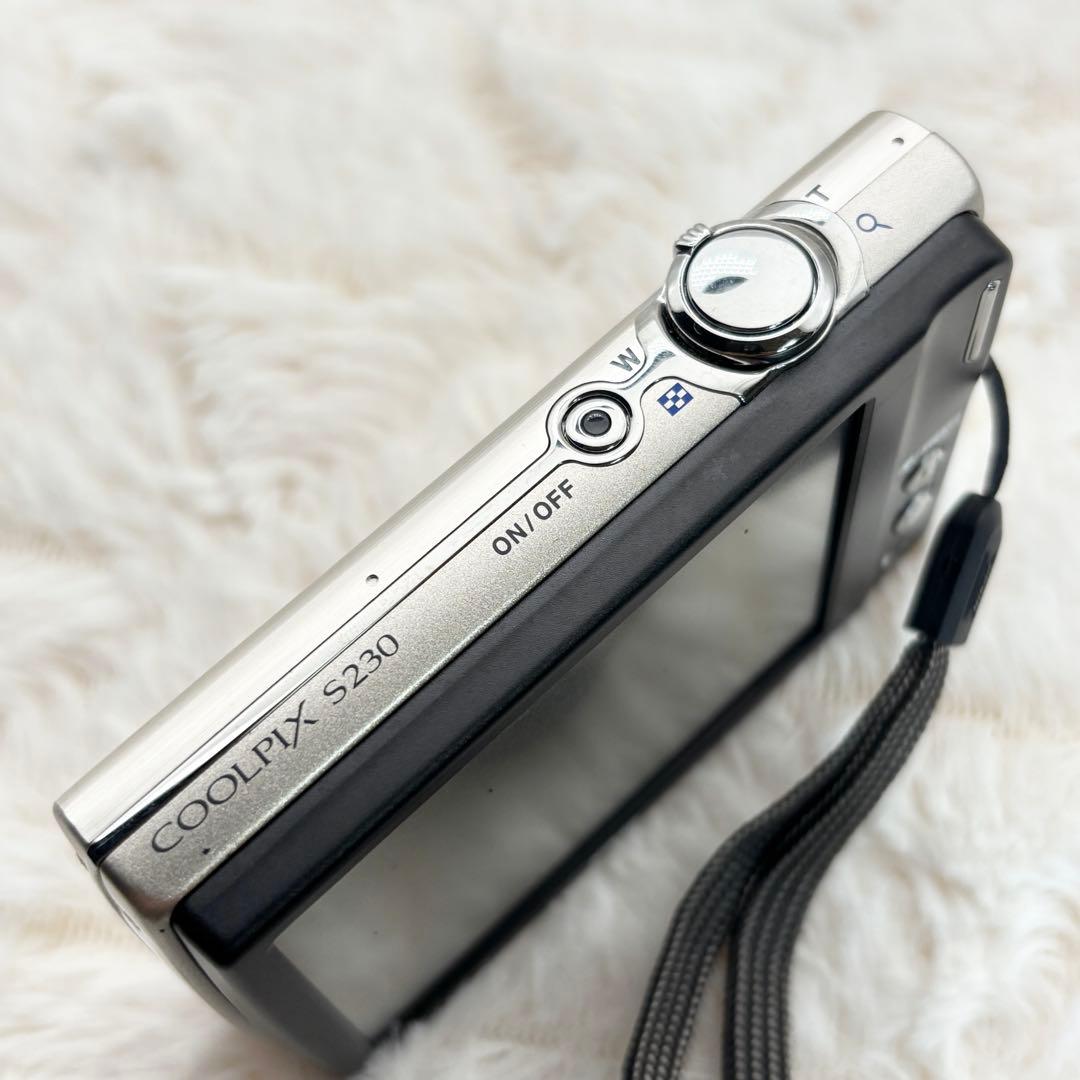 美品 Nikon COOLPIX S230 シルバー 訳あり
