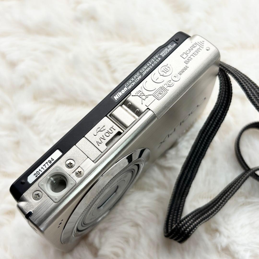 美品 Nikon COOLPIX S230 シルバー 訳あり