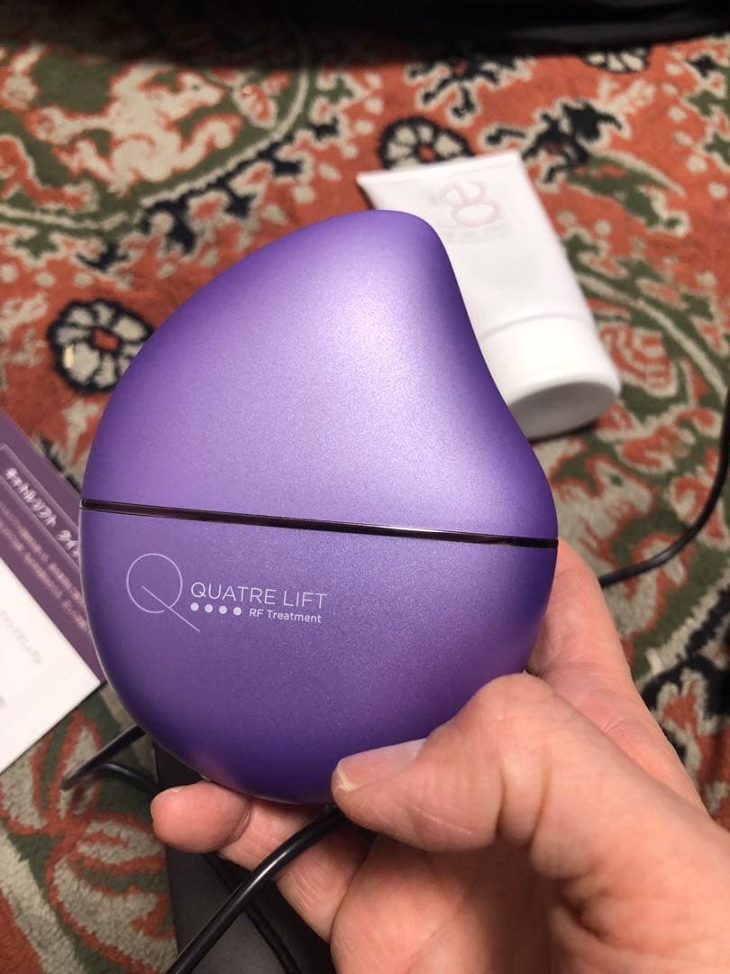 キャトルリフト　QUTRA LIFT RFトリートメント 美顔器