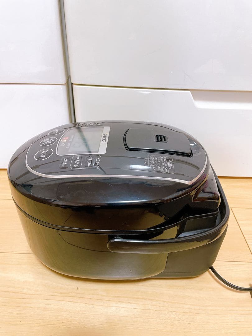 ☆11万円☆ TIGER 土鍋IH炊飯ジャー JKN-G100 2018年