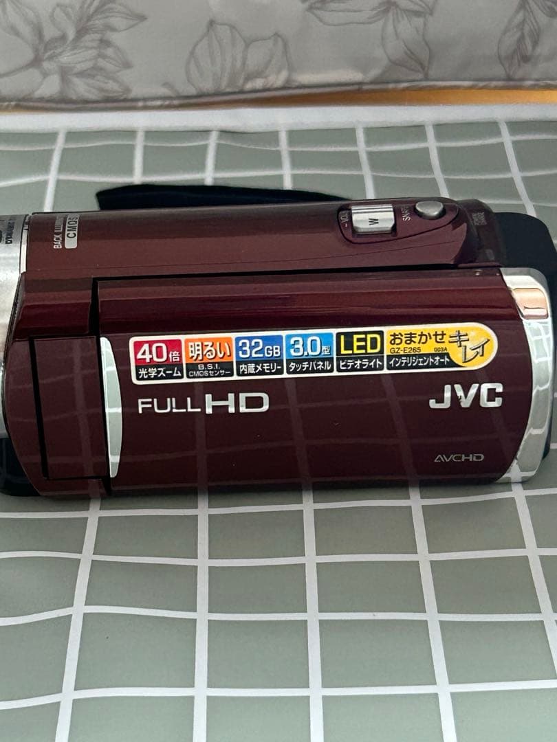 JVC ビデオカメラ　Everio GZ-E265 専用ケース付き！