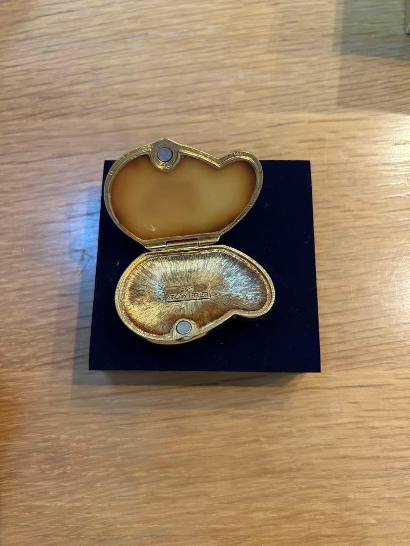 ESTEE LAUDER 練り香水　ペイズリー