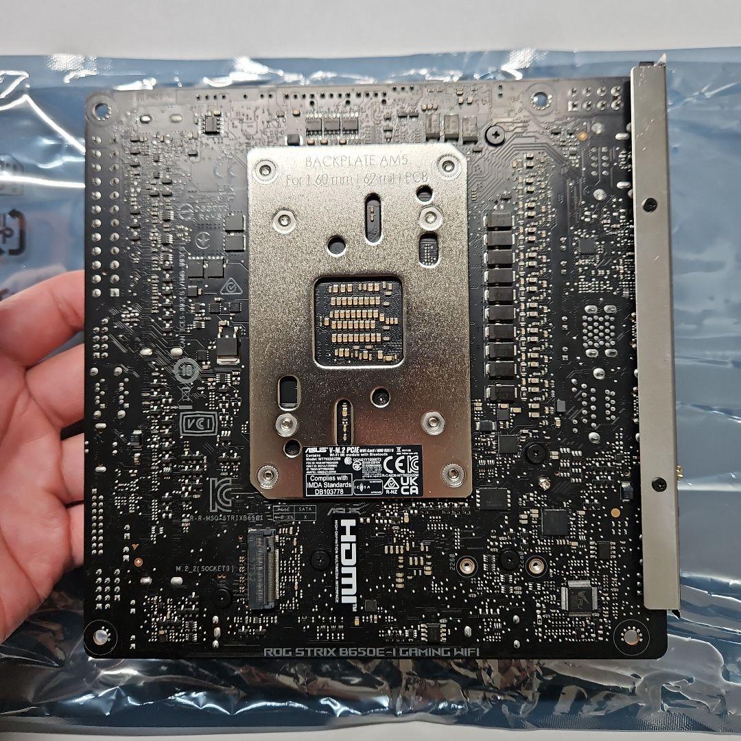 マザーボード ASUS ROG STRIX B650E-I GAMING WIFI