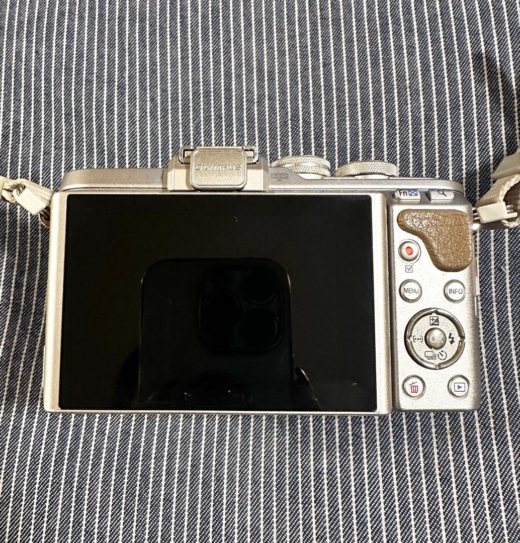 オリンパス　Olympus PEN E-PL8 美品　レンズ2種付き