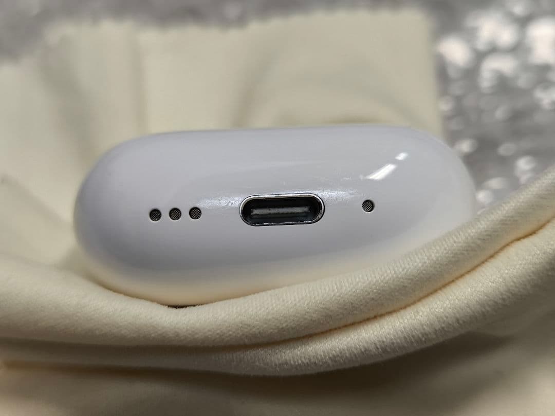 Apple AirPods4 ノイキャン搭載 ★中古品