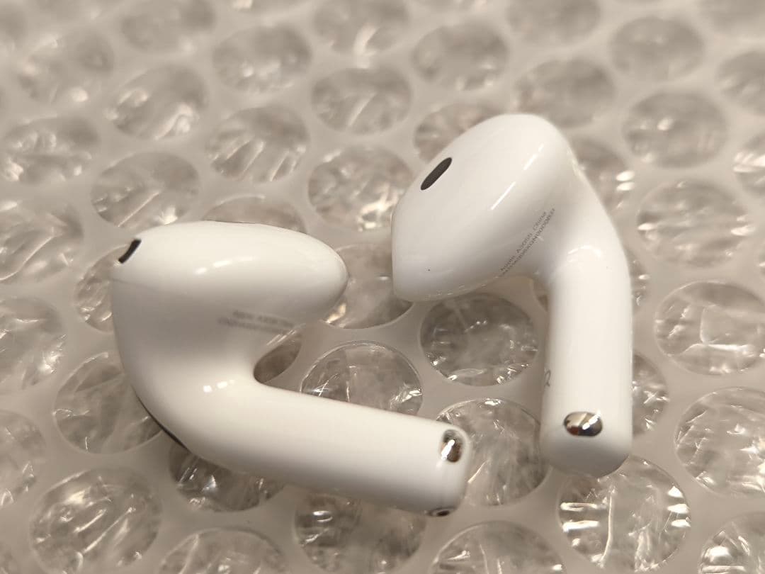 Apple AirPods4 ノイキャン搭載 ★中古品