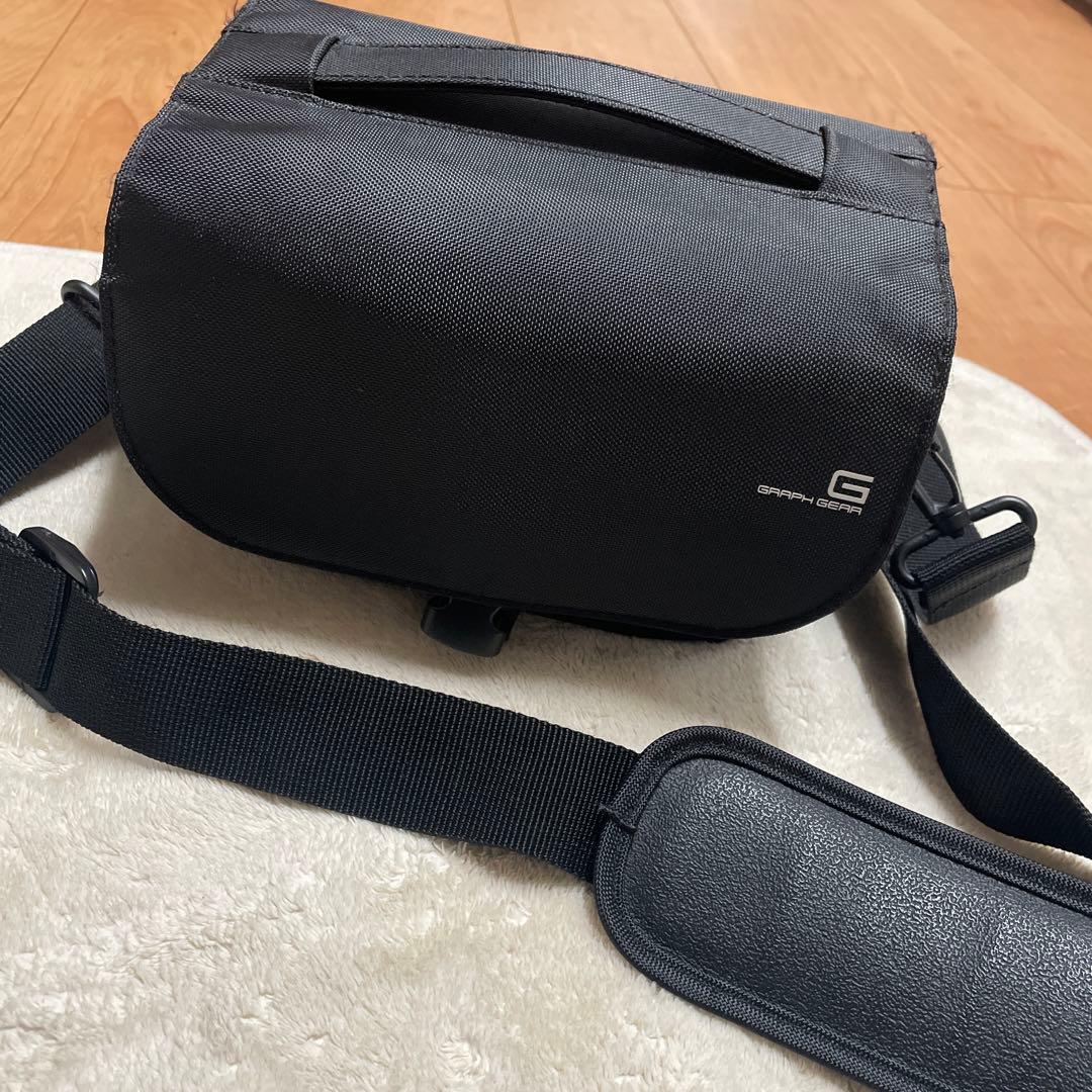 ホワイトCanon EOS Kiss M ダブルズームキット