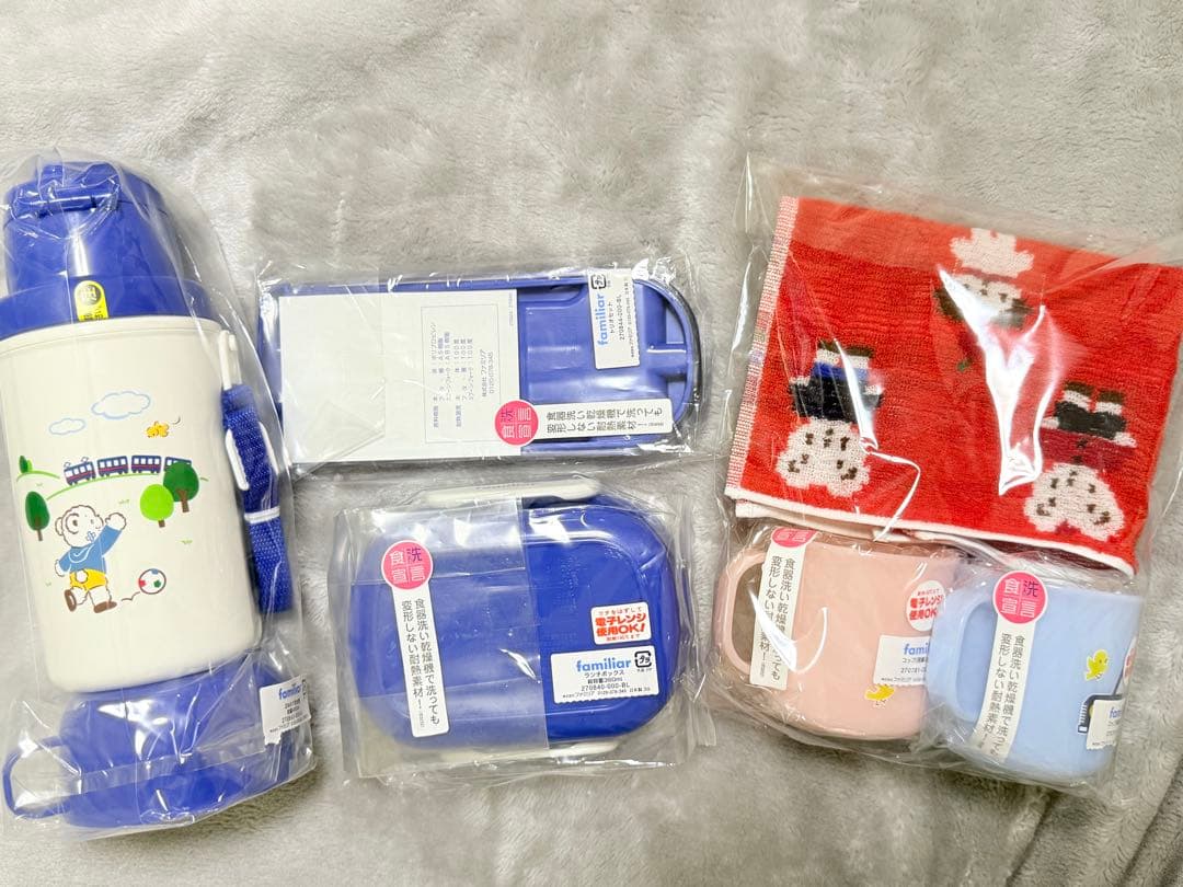 新品⭐️ familiar 7点セット ファミリア 水筒 お弁当箱 ハンカチ