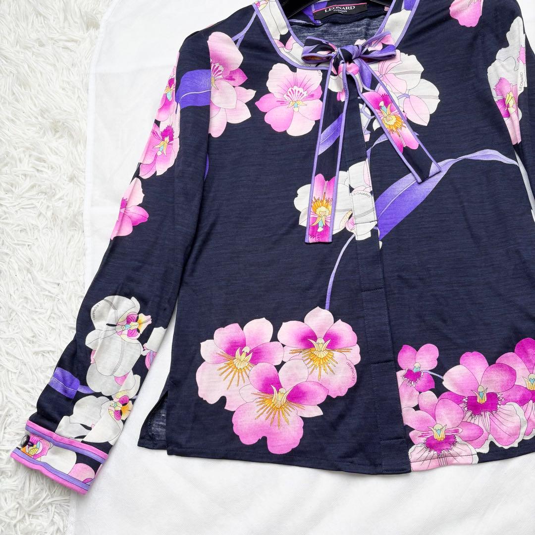 レオナール シルク混 ボウタイ花柄ブラウス トリム 長袖 比翼ボタン 胡蝶蘭 L