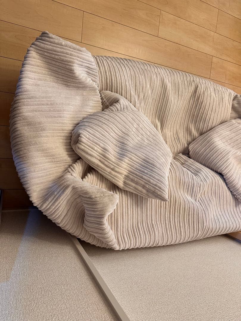 loungepugベージュ コーデュロイ クッションソファ