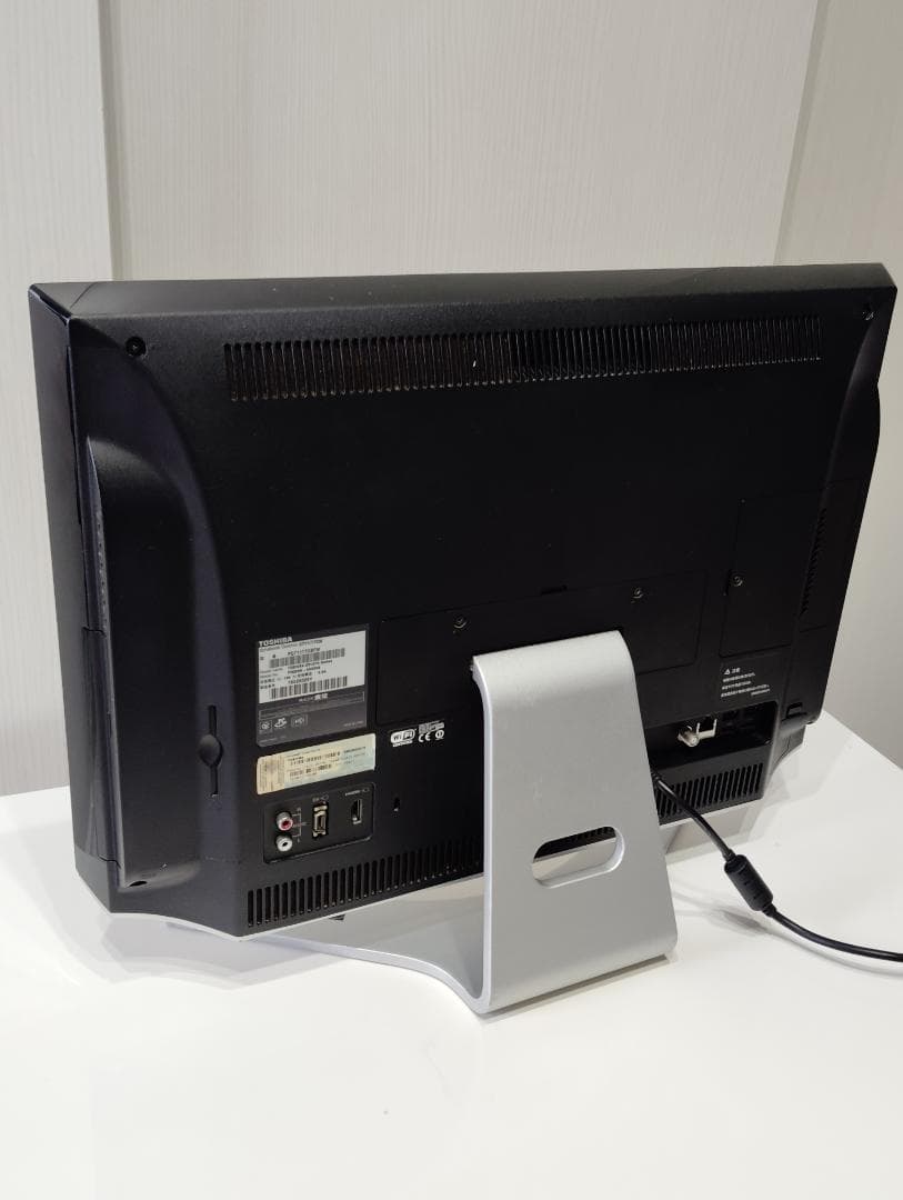 TOSHIBA 一体型PC D711 (21.5インチ)