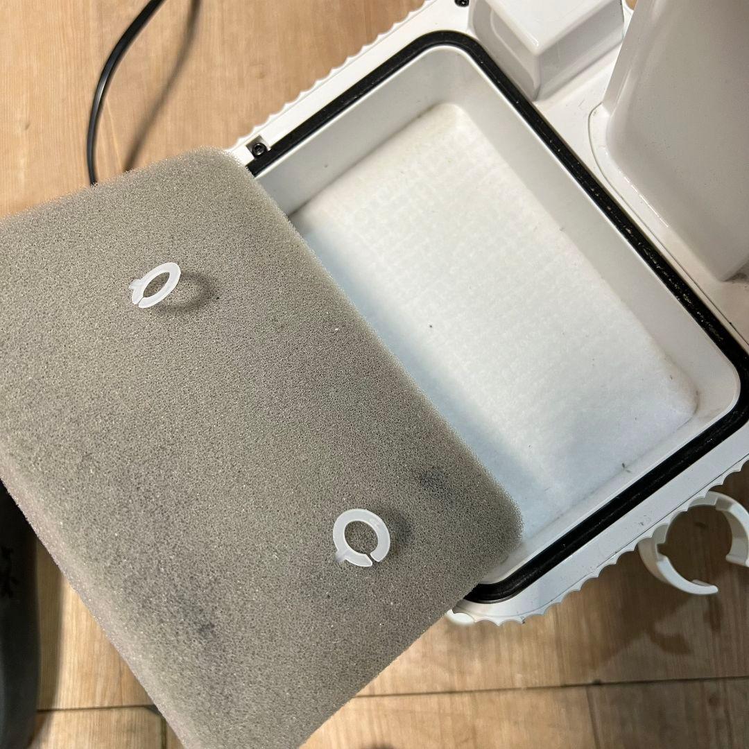 e677☆ Clean Sense iQ ライトチタニウム　掃除機　自動吸引