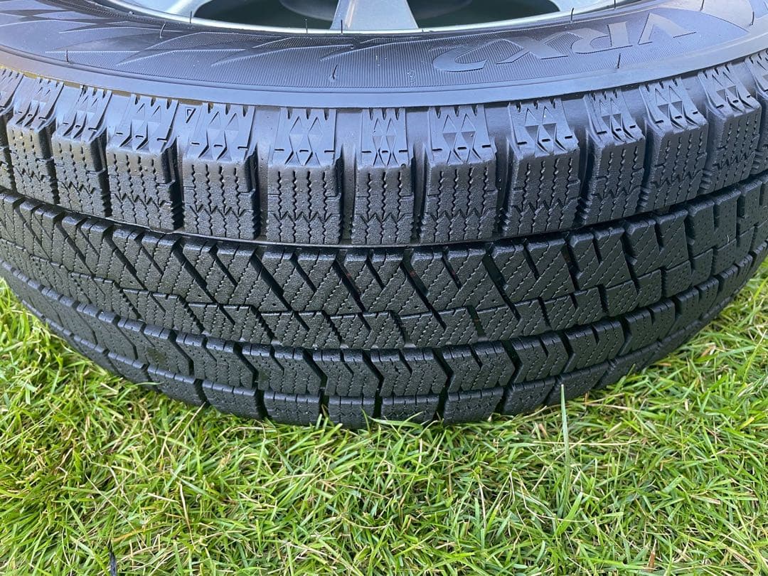 走行距離少★美品スタッドレス タイヤ & ホイール4本