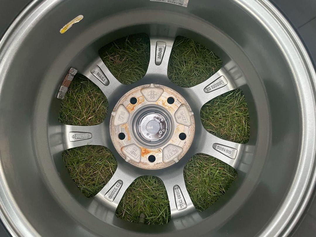 走行距離少★美品スタッドレス タイヤ & ホイール4本