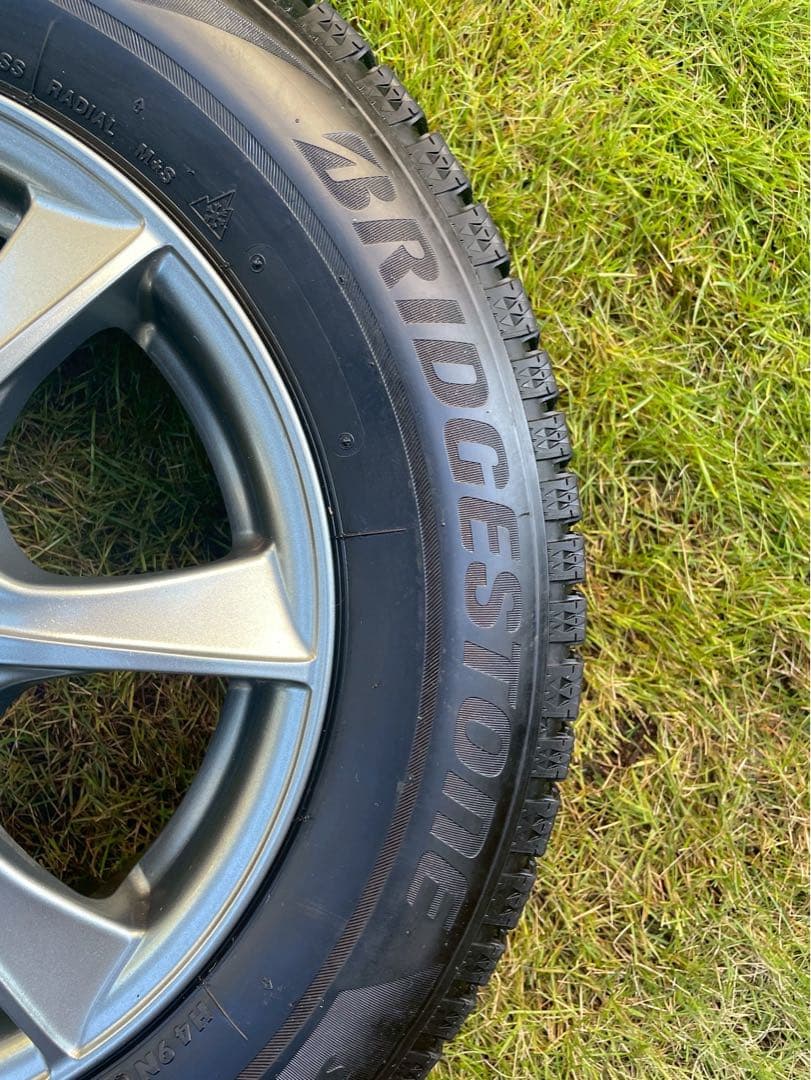 走行距離少★美品スタッドレス タイヤ & ホイール4本