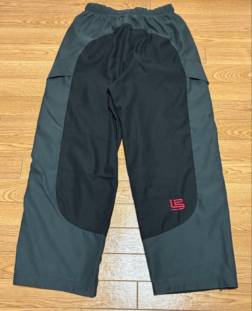 ナイキ LEBRON レブロン　トラックパンツ　ウィンドブレーカー