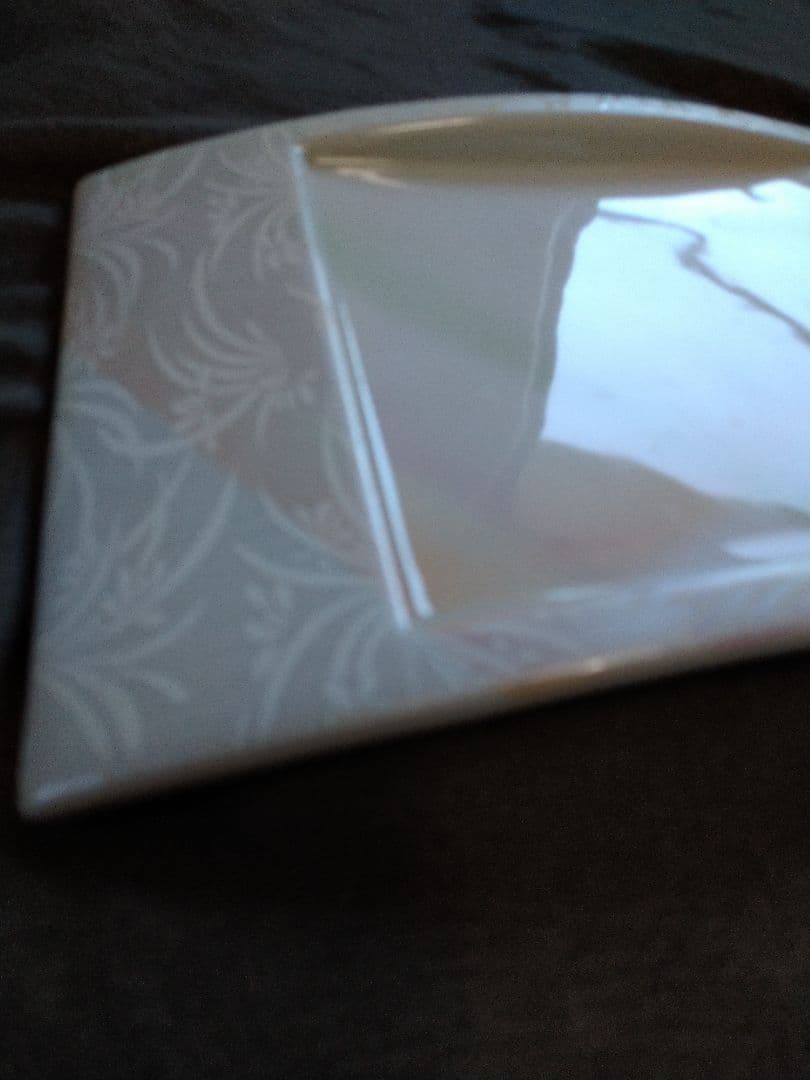 ♣素敵な演出♥【高級皿】美濃焼 良峰窯♥銀ラメ風透かし柄ウエーブデザイン３皿