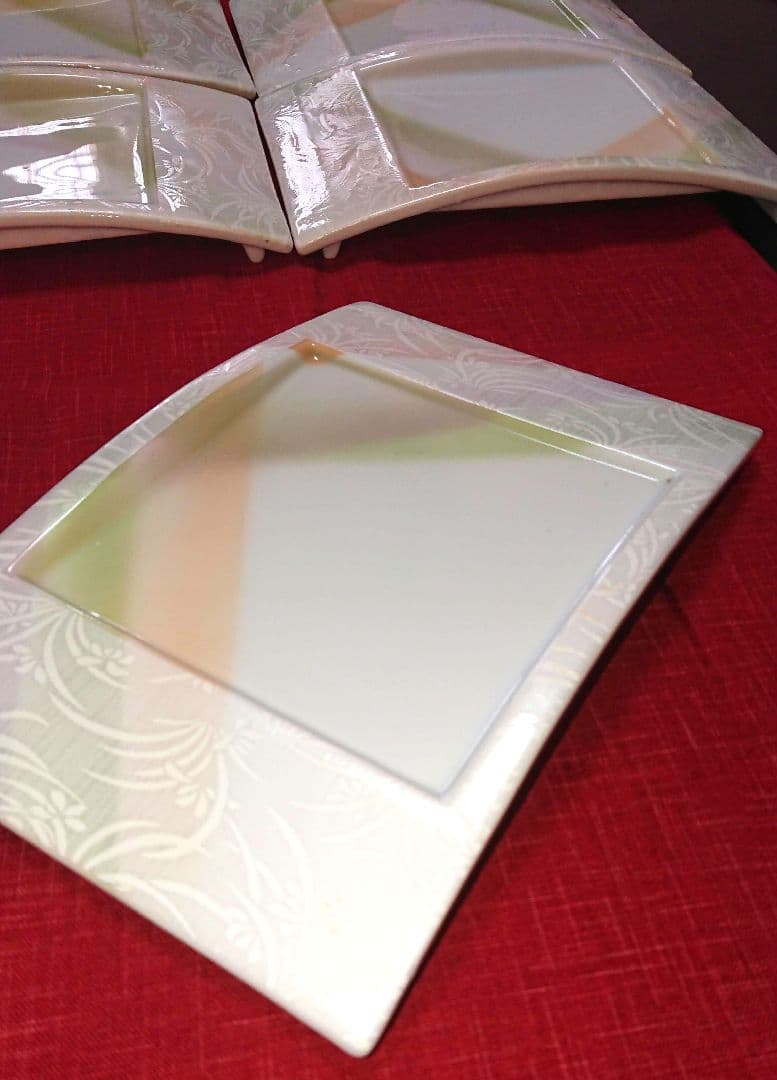 ♣素敵な演出♥【高級皿】美濃焼 良峰窯♥銀ラメ風透かし柄ウエーブデザイン３皿