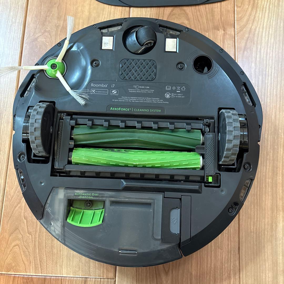 iRobot Roomba i7 本体