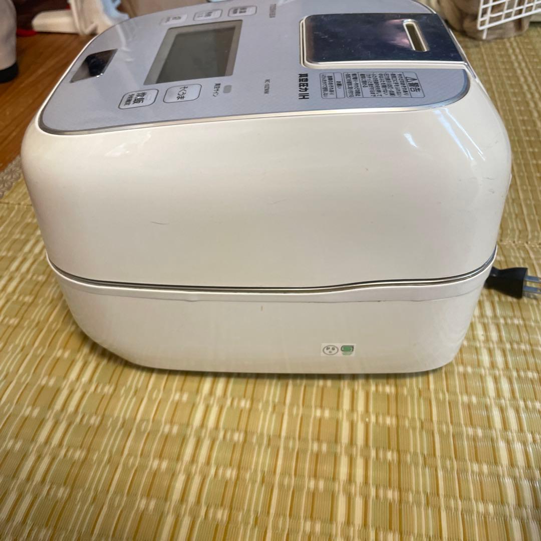 TOSHIBA 圧力IH炊飯器 ホワイト　ジャンク品