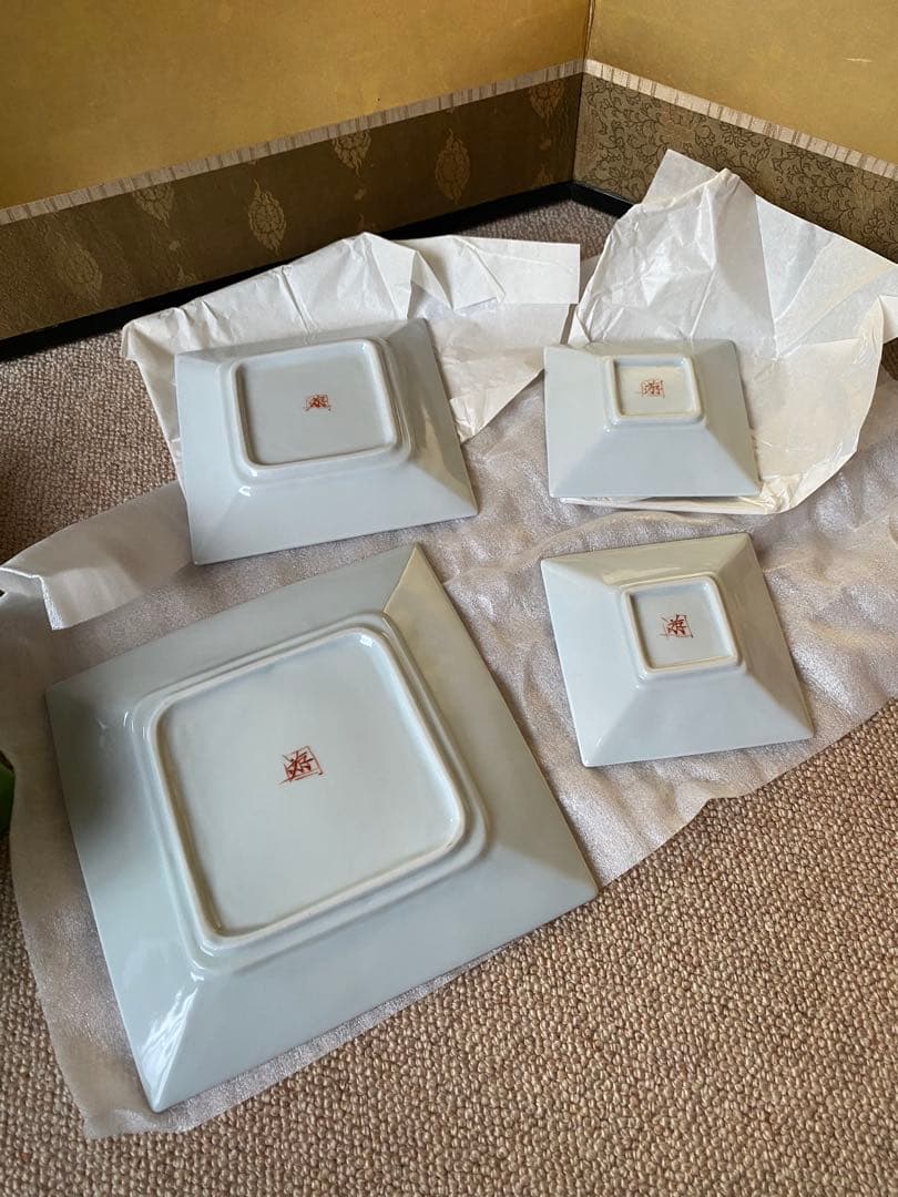 九谷焼　色絵遊窯　素敵な角皿　4枚