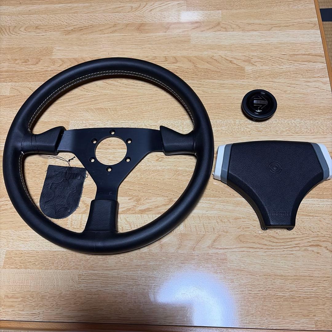 MOMO ステアリング コブラⅡ ホーンボタン付き φ35cm