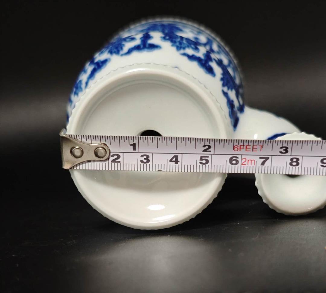 大清乾隆年製　染付青花唐草八宝紋瓶　チベット仏教用具　官窯物(E-19)