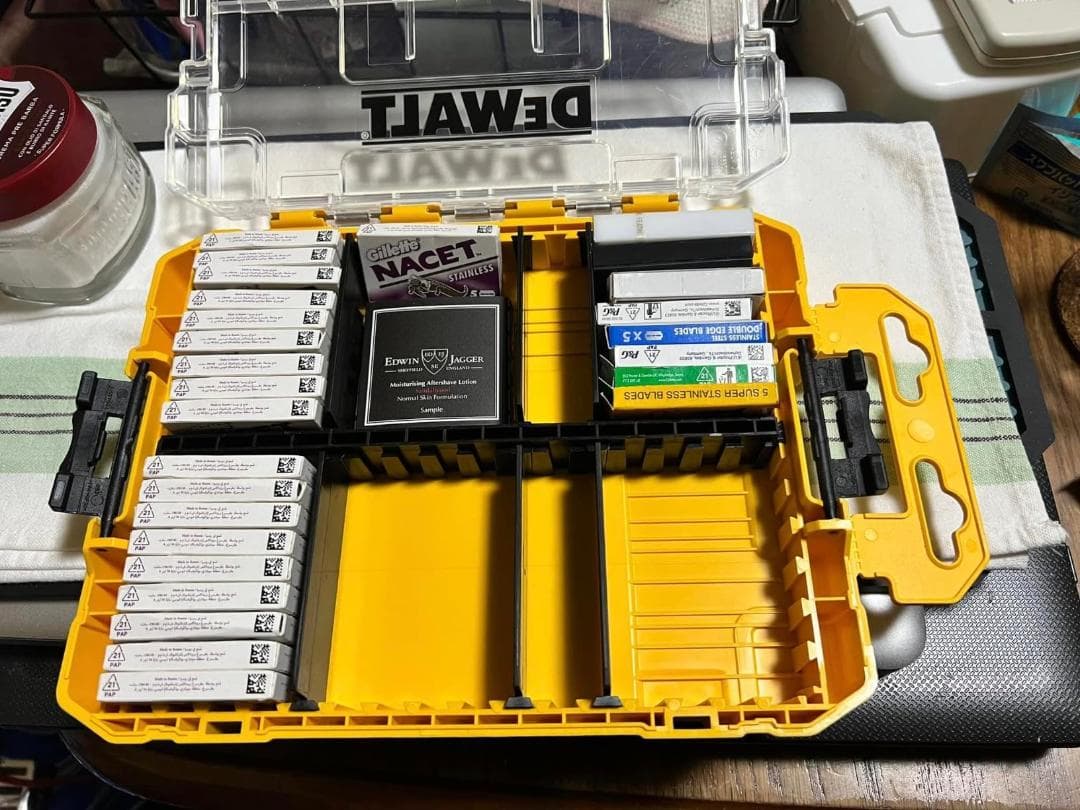 デウォルト(DEWALT) タフケース (大) オーガナイザー 工具箱 収納ケA