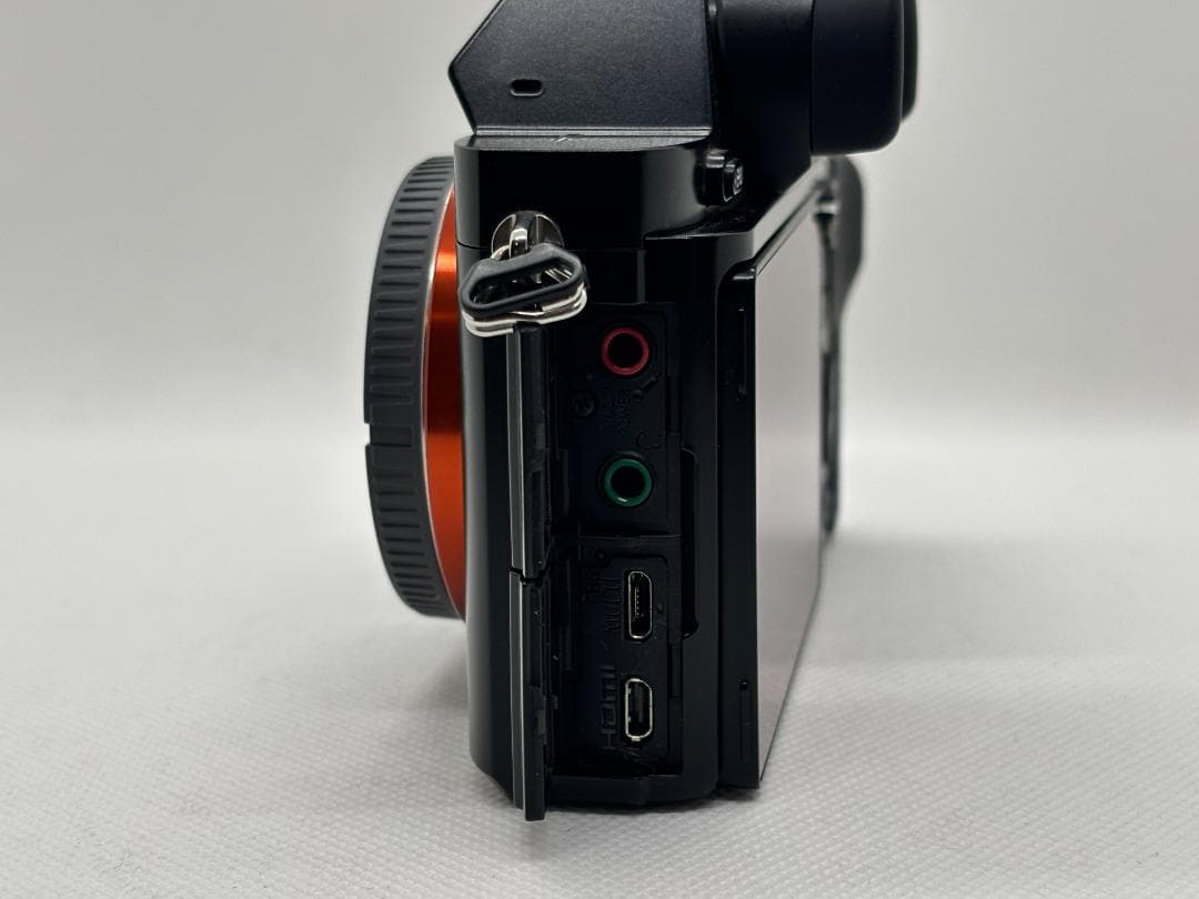 【ショット数わずか1099枚：ソニー SONY α7 初代史上最軽量モデル】