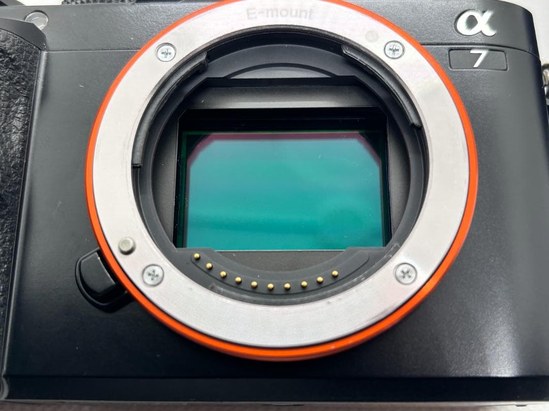 【ショット数わずか1099枚：ソニー SONY α7 初代史上最軽量モデル】