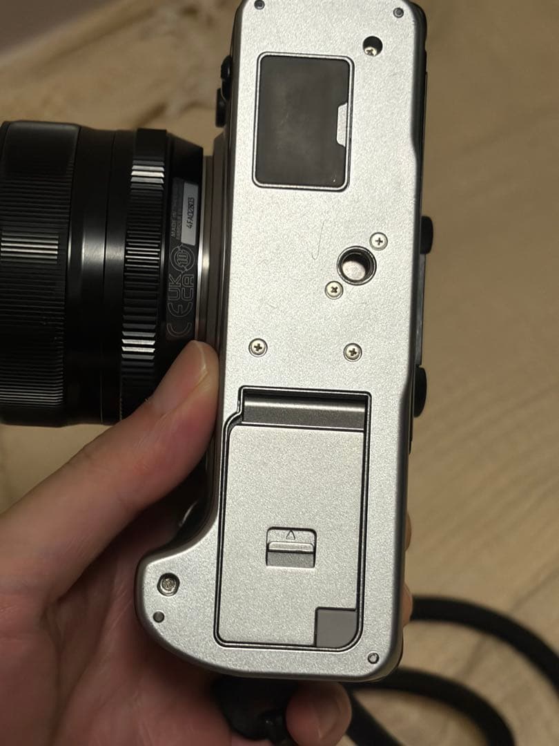 ア*イ様 Fujifilm X-T4 シルバー 付属品完備　ミラーレス一眼 本体