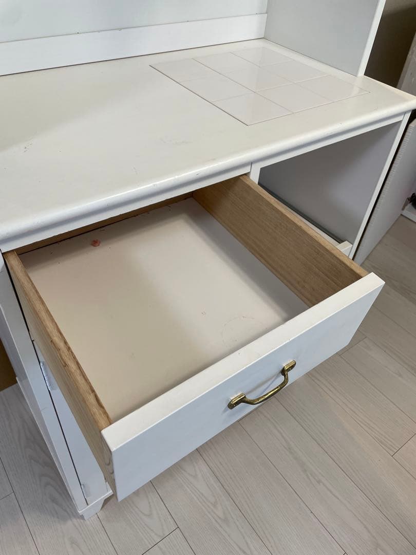 ホワイト木製食器棚・キッチンカウンター