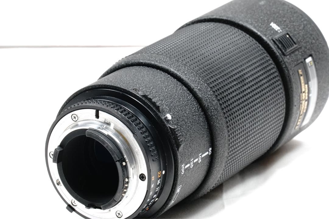 大三元レンズ Nikon ED AF NIKKOR 80-200mm F2.8